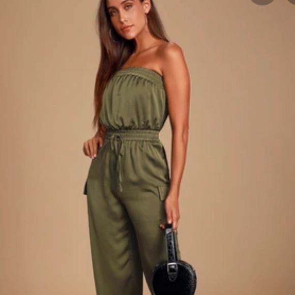 • LULUS• Nieva Olive Green Satin Strapless Cargo Jumpsuit Size medium - Picture 10 of 10